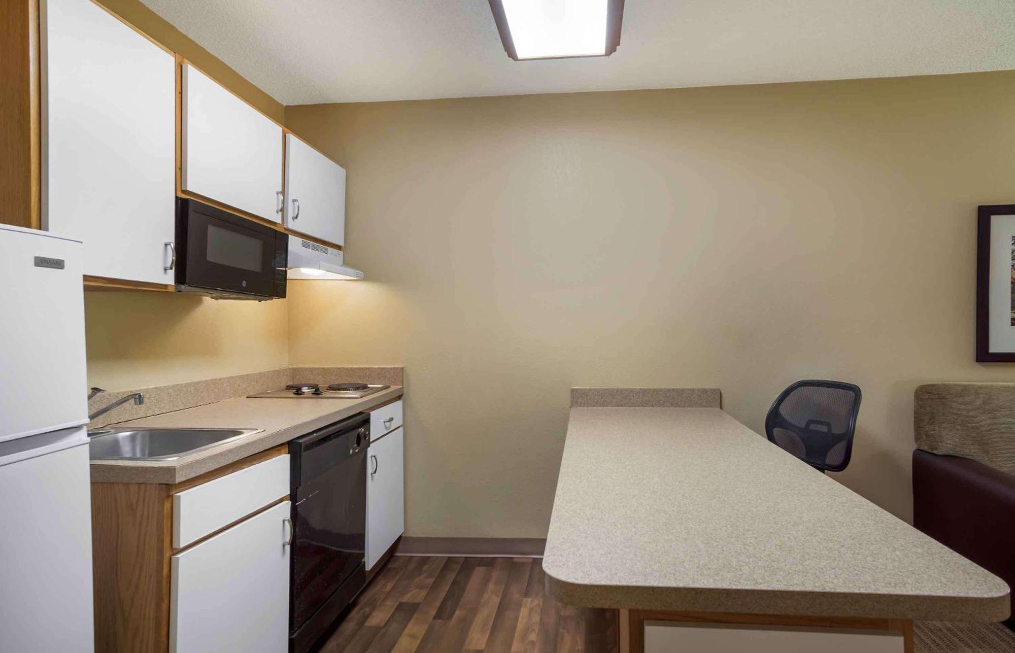 Extended Stay America Select Suites - Jacksonville Salisbury Rd Southpoint Экстерьер фото