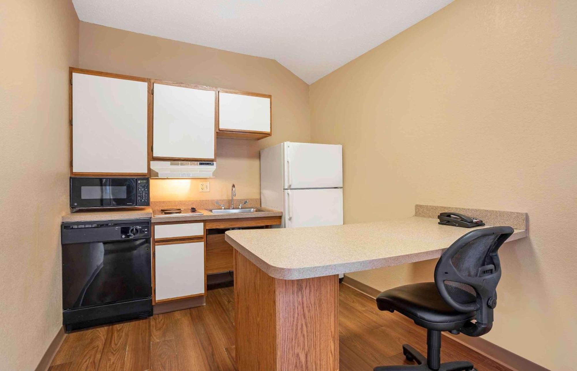 Extended Stay America Select Suites - Jacksonville Salisbury Rd Southpoint Экстерьер фото