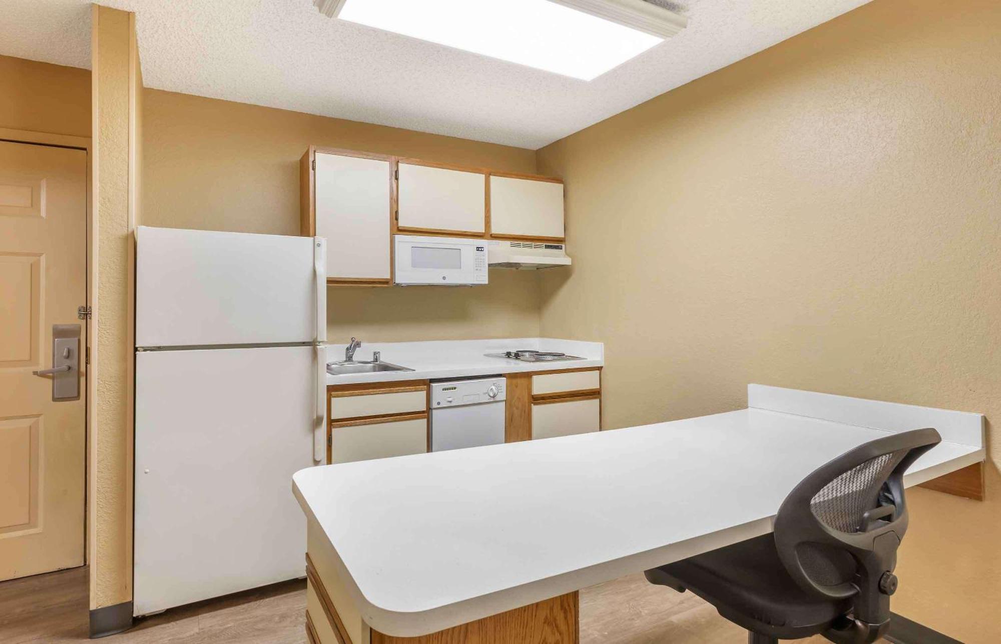 Extended Stay America Select Suites - Jacksonville Salisbury Rd Southpoint Экстерьер фото